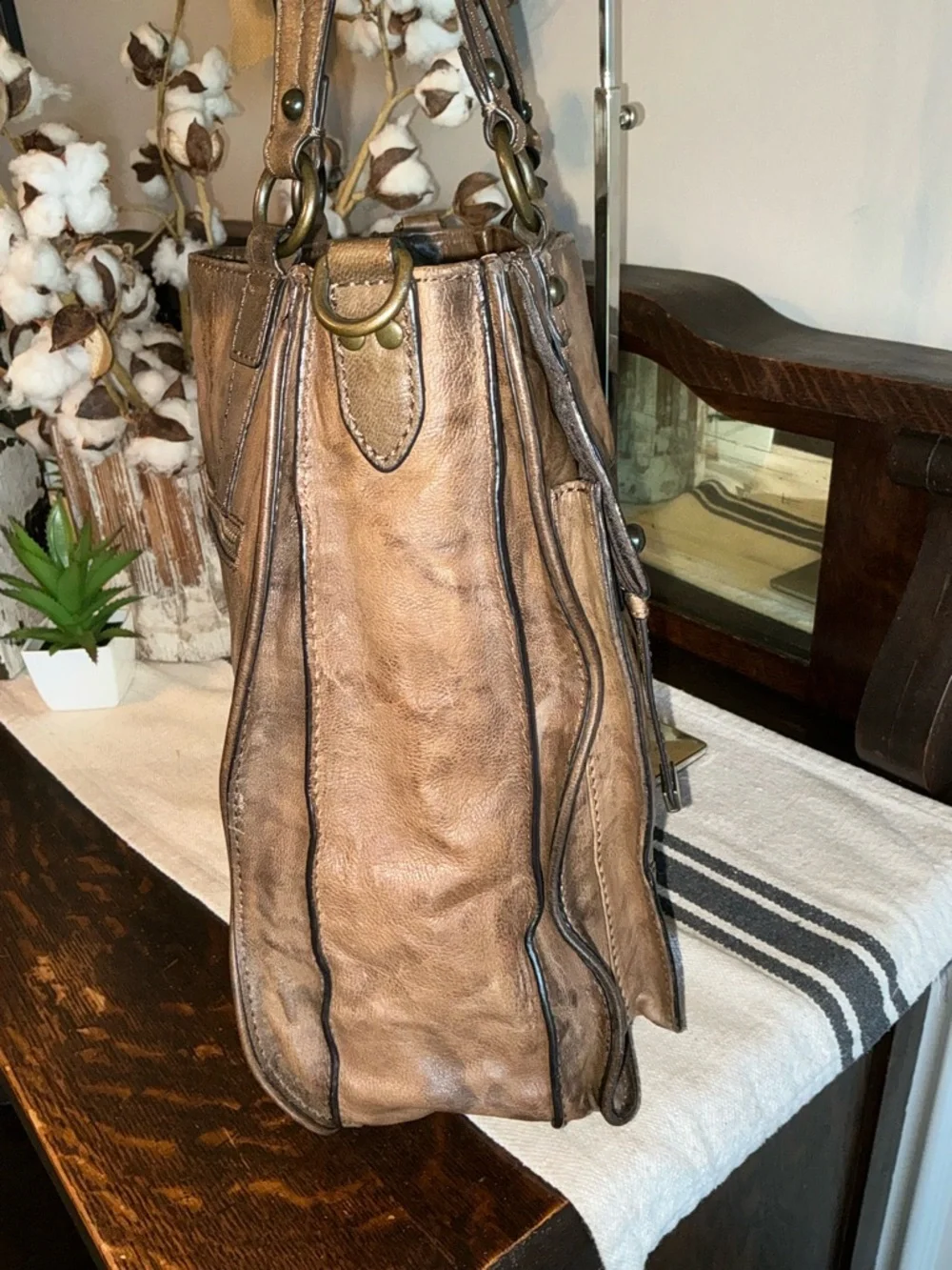 RARE Frye Leather Cameron Magazine Crossbody Tote Shoulder Bag Taupe Retail $438 - Picture 6 of 12